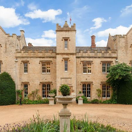 Weston Manor Hotel ภายนอก รูปภาพ