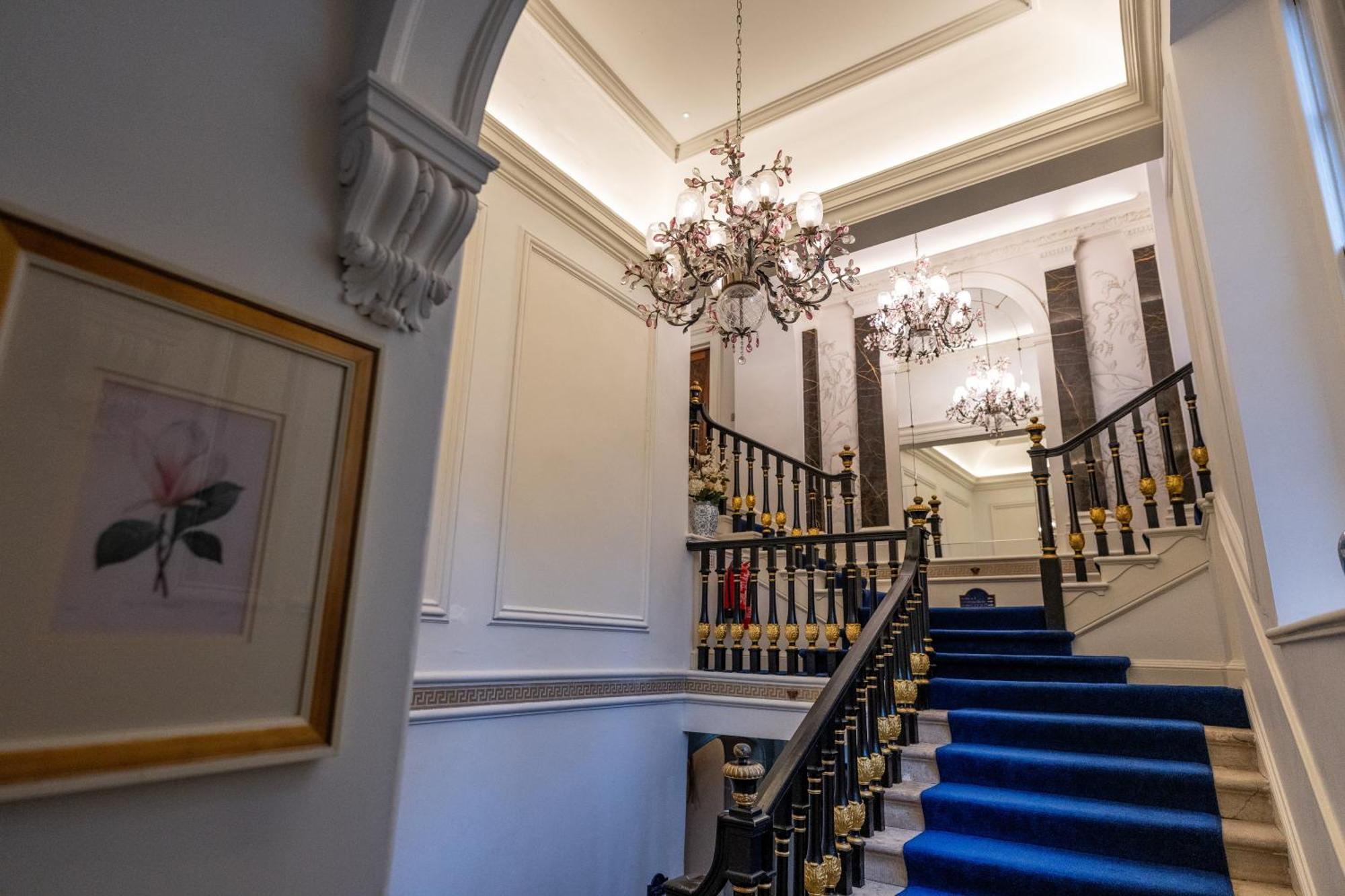 Weston Manor Hotel ภายนอก รูปภาพ