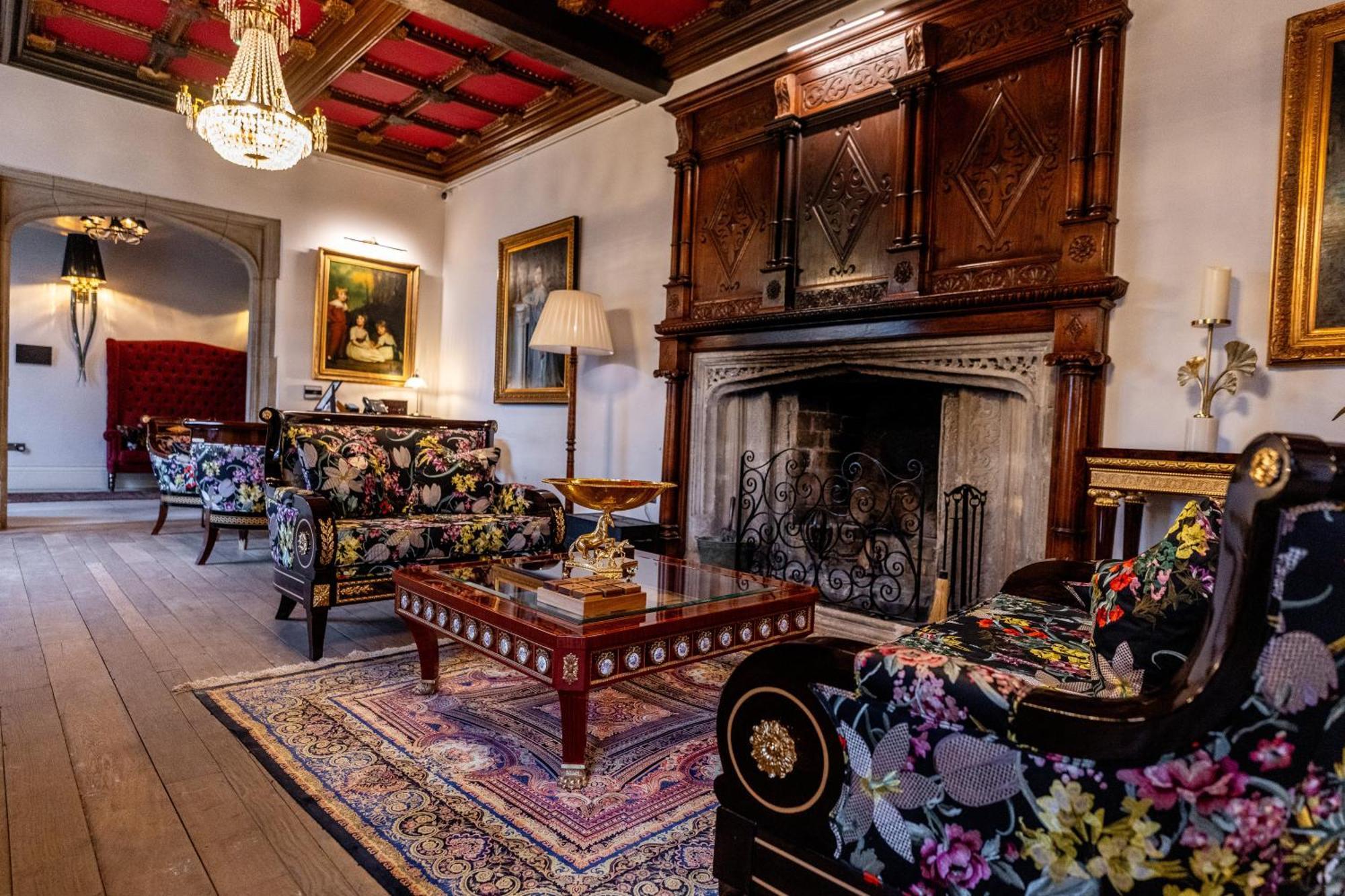 Weston Manor Hotel ภายนอก รูปภาพ