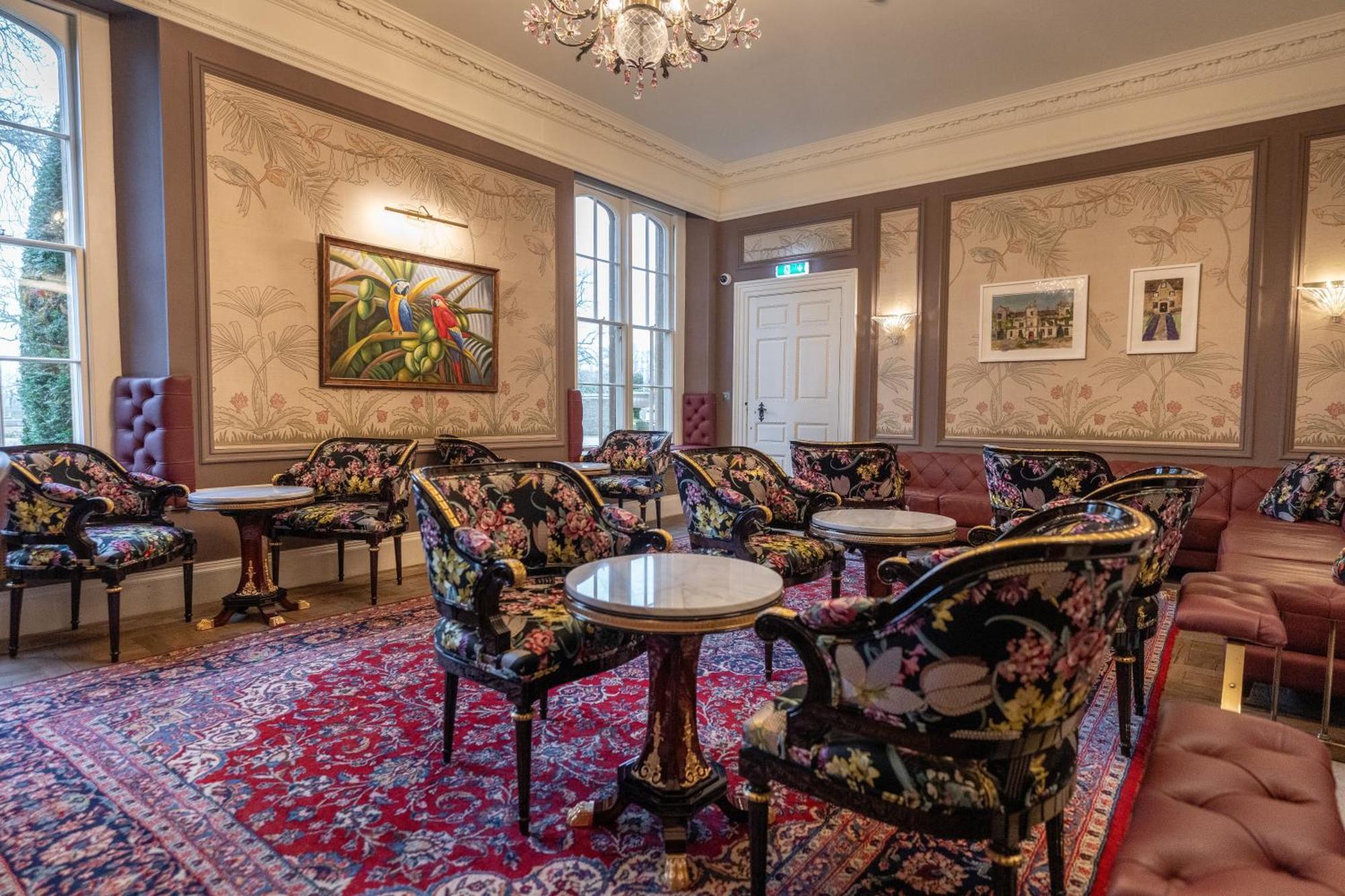 Weston Manor Hotel ภายนอก รูปภาพ