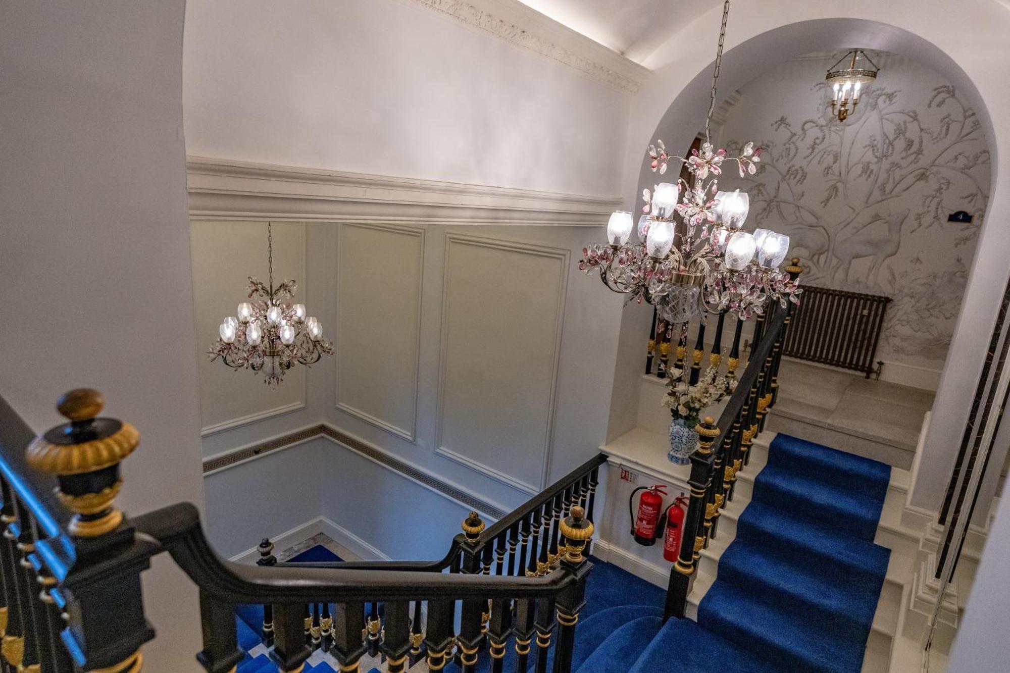 Weston Manor Hotel ภายนอก รูปภาพ