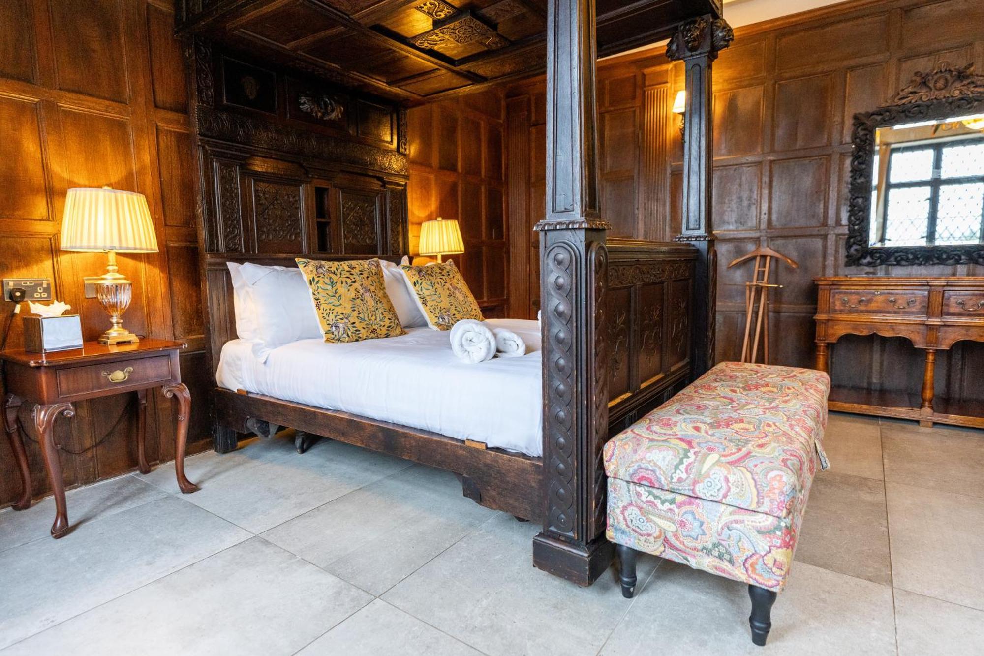 Weston Manor Hotel ภายนอก รูปภาพ