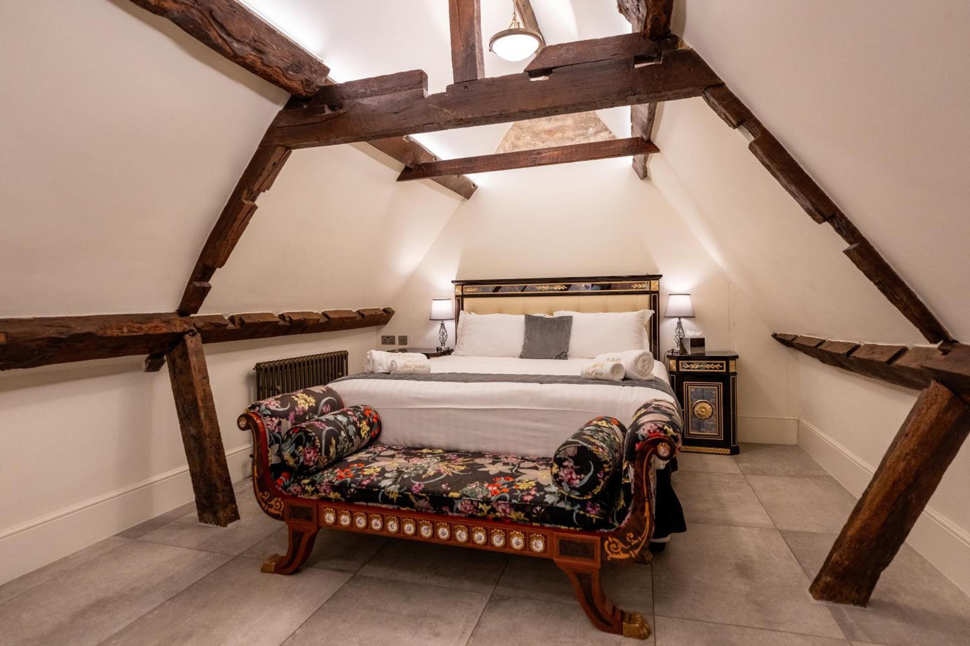 Weston Manor Hotel ภายนอก รูปภาพ