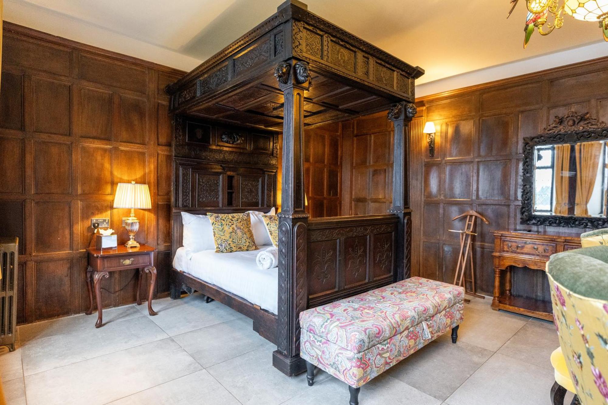 Weston Manor Hotel ภายนอก รูปภาพ
