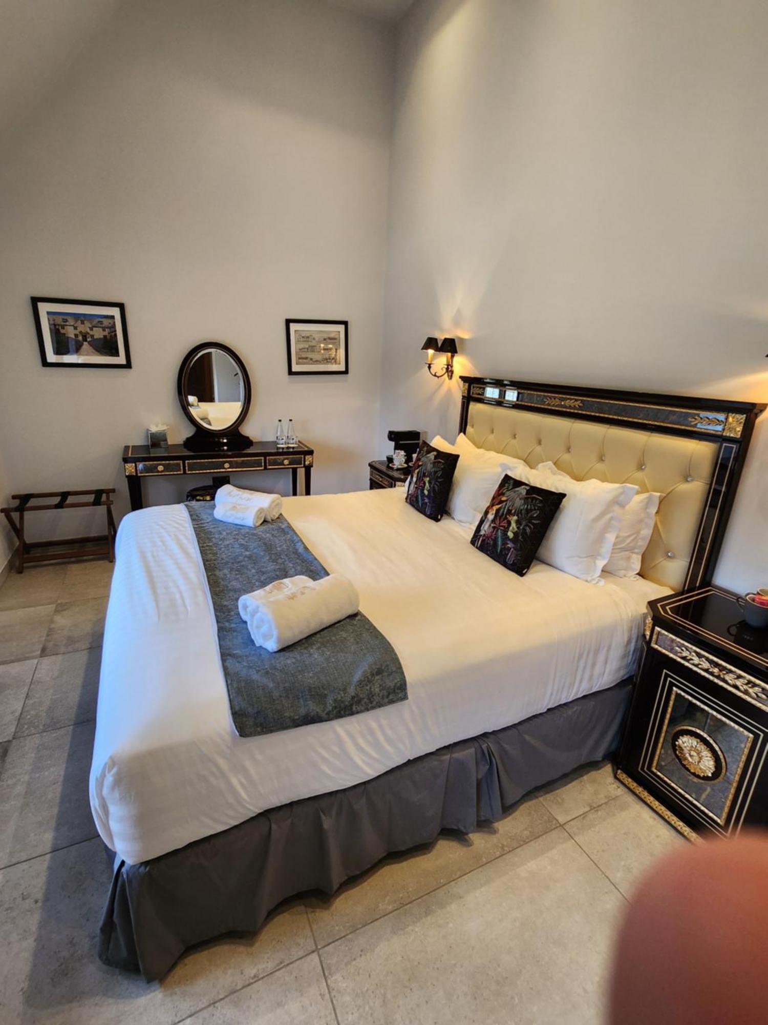 Weston Manor Hotel ภายนอก รูปภาพ