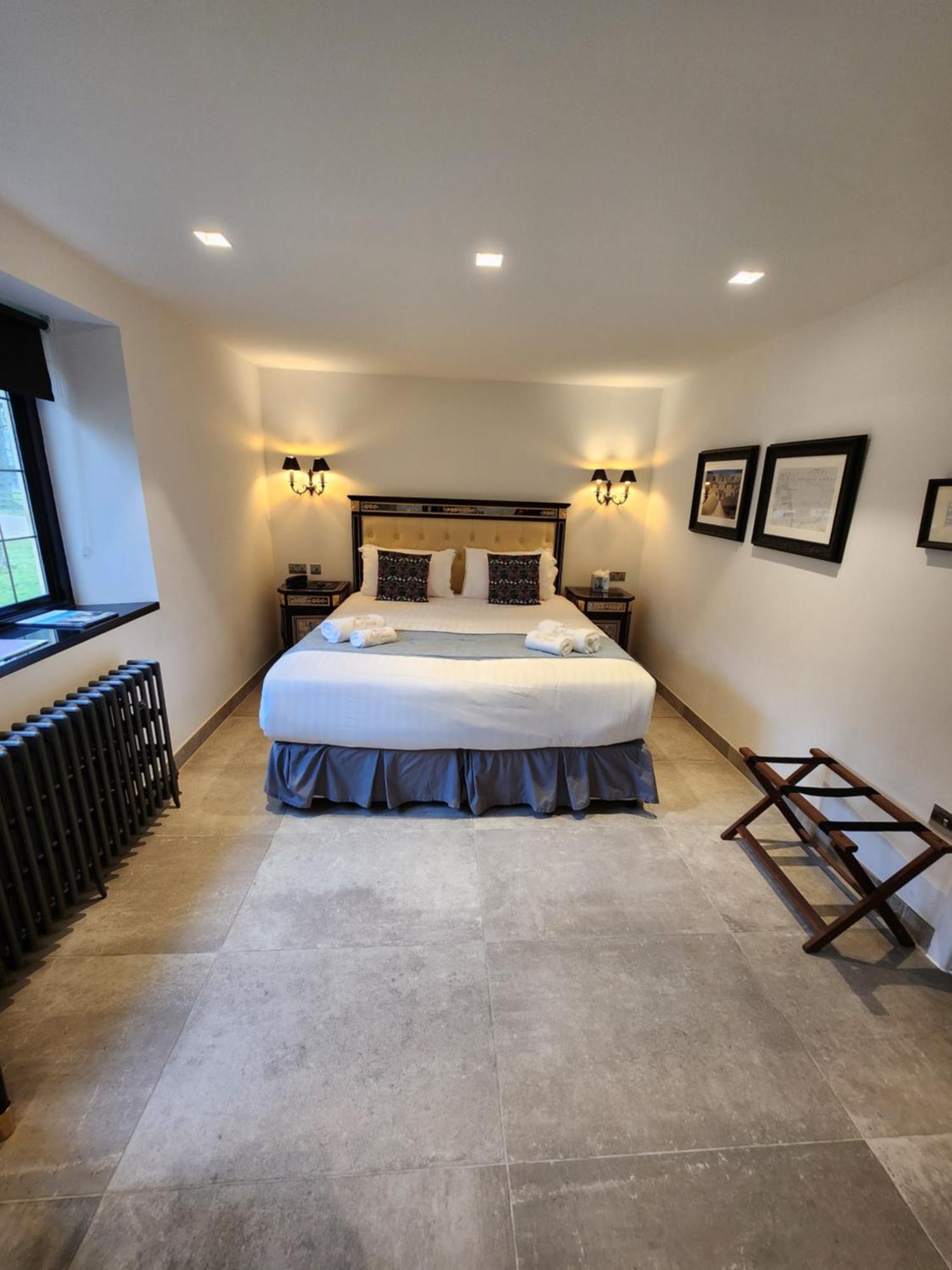 Weston Manor Hotel ภายนอก รูปภาพ